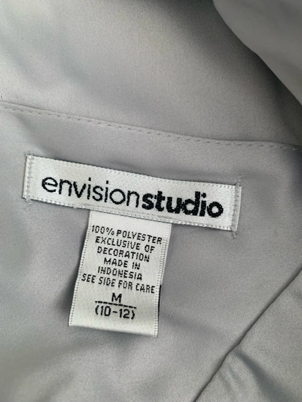 Envision Studio sleeveless neck